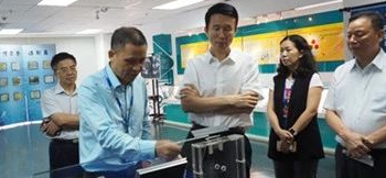 政协主席刘悦伦视察天天中彩电子